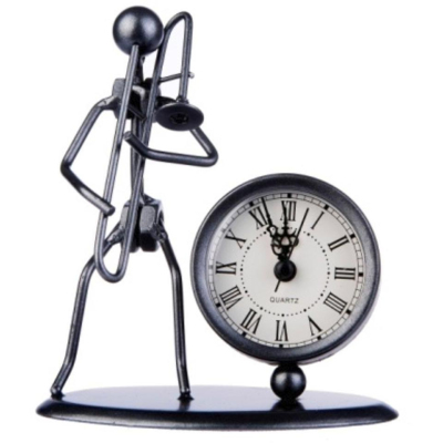 980710 Skulptur mit Uhr Posaune