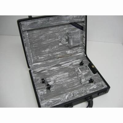 Etui für 2 Klar. 261 m. Patent. System Etui für 2 Klar. 261 m. Patent. System